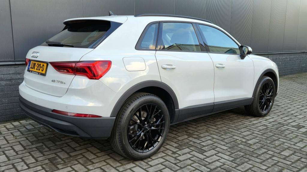Audi Q3 45 tfsi e edition