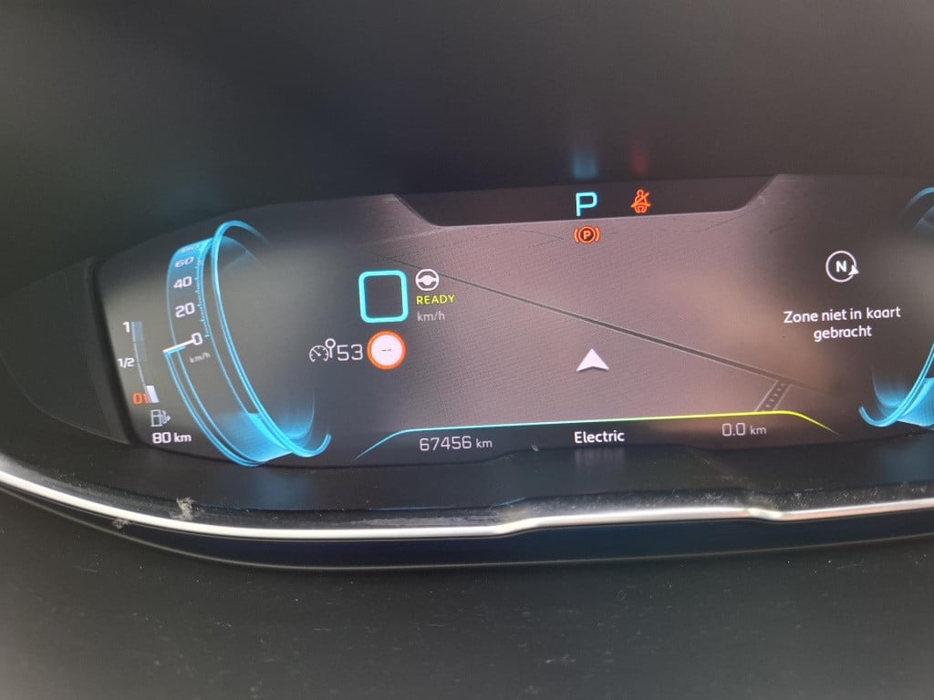 Peugeot 3008 suv 1.6 hybrid 225 eat8 automaat road trip nav/cam