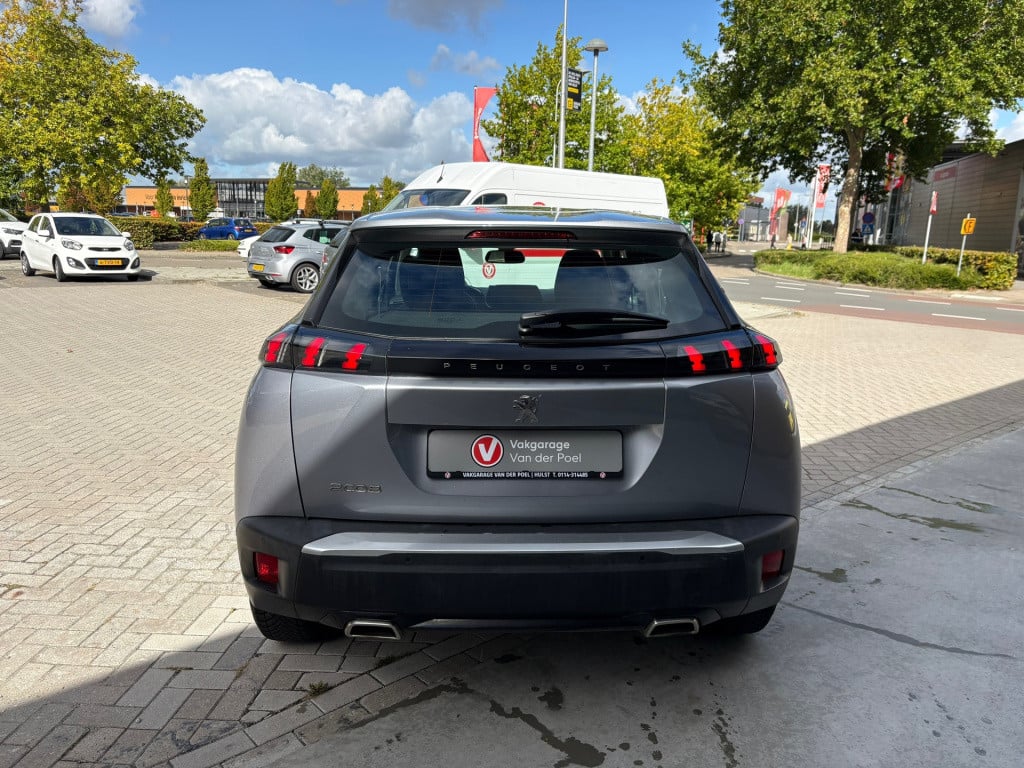 Peugeot 2008 1.2 puretech blue lease active