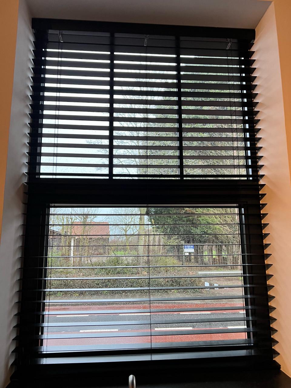 Houten jaloezieën (zwart)