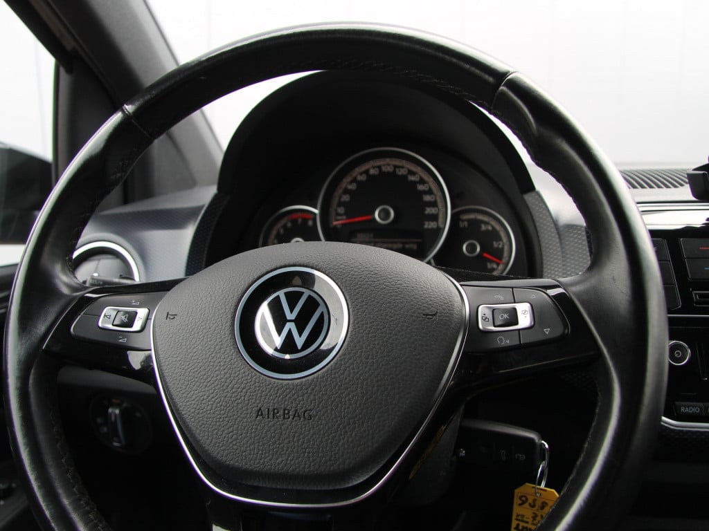 Volkswagen UP! 1.0 65pk 5drs. united | black edition