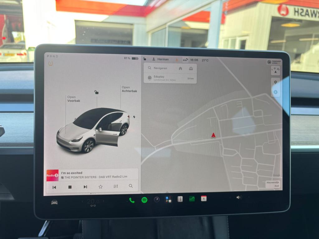 Tesla Model Y long range awd 75 kwh