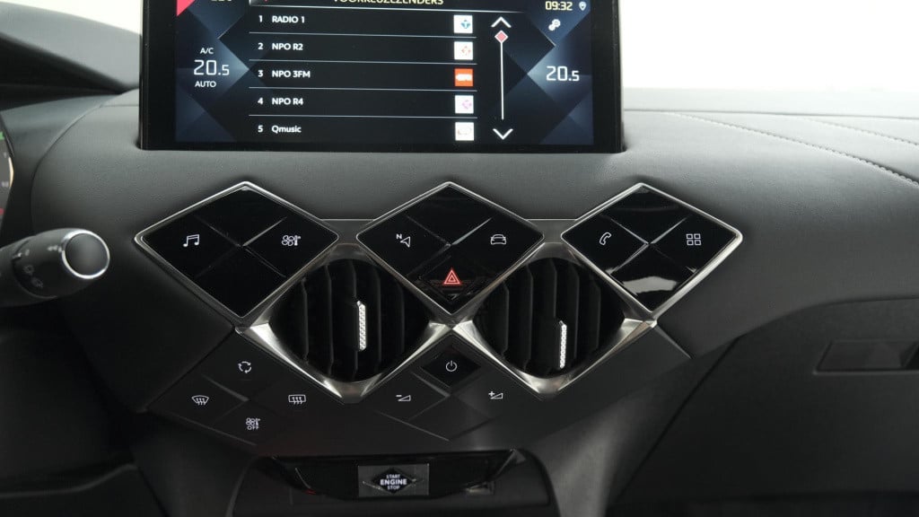 Ds Ds 3 crossback puretech 100 montmartre | parkeersensoren | apple carplay