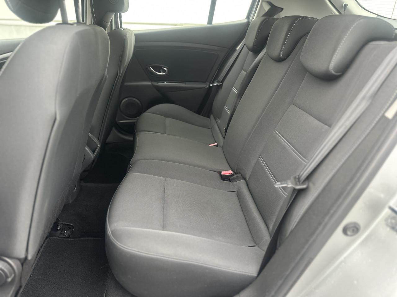 Renault Megane, 1.5 dCi Collection - AUTOMAAT / Climate / Navi / Cruise