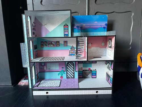 LOL suprise groot poppenhuis met meubels t.e.a.b
