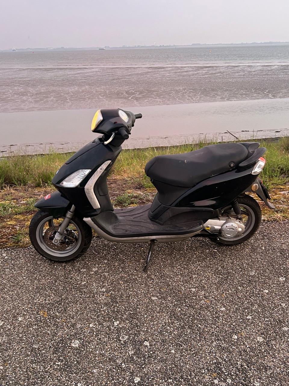 Scooter piaggio fly 2 takt