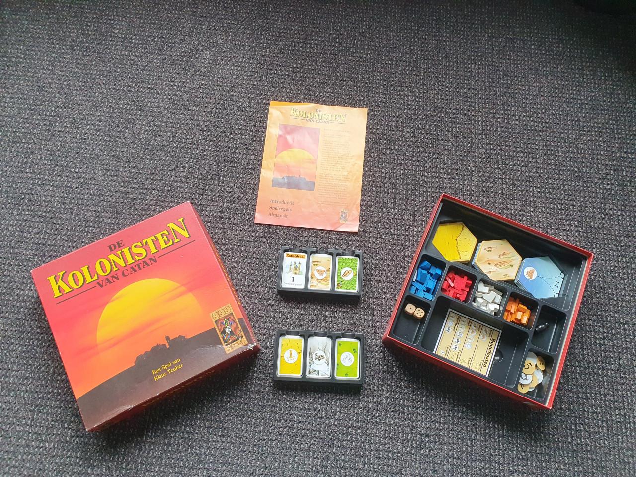 Het beroemde Kolonisten van Catan in keurige staat (eerste versie)