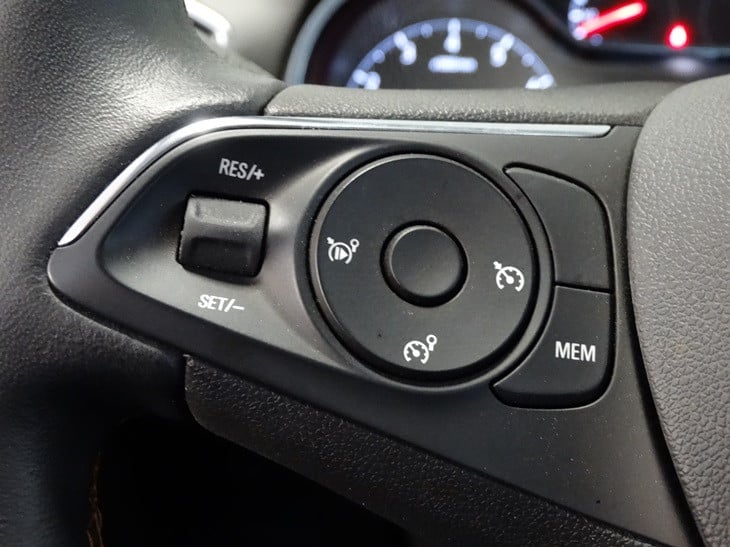 Opel Crossland X innovation 1.2 turbo 110pk automaat