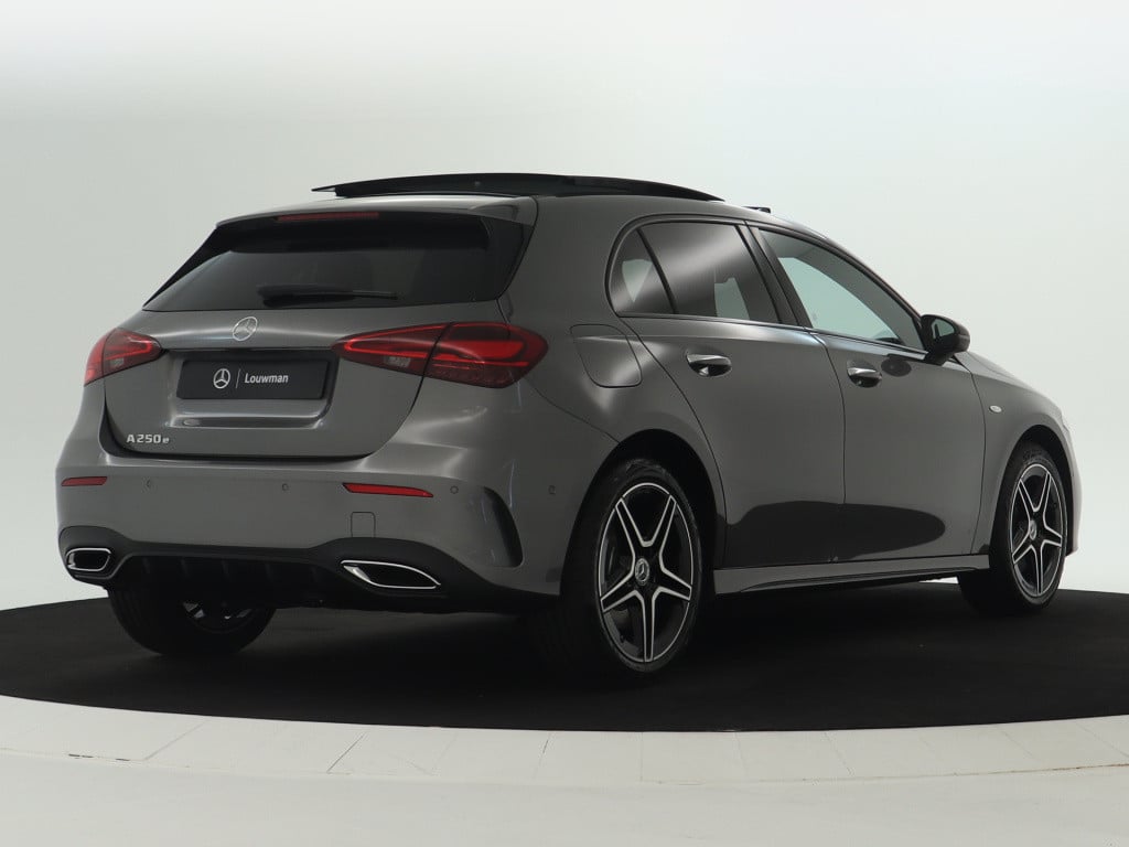 Mercedes-Benz A-Klasse 250 e business solution amg | nightpakket | parkeerp