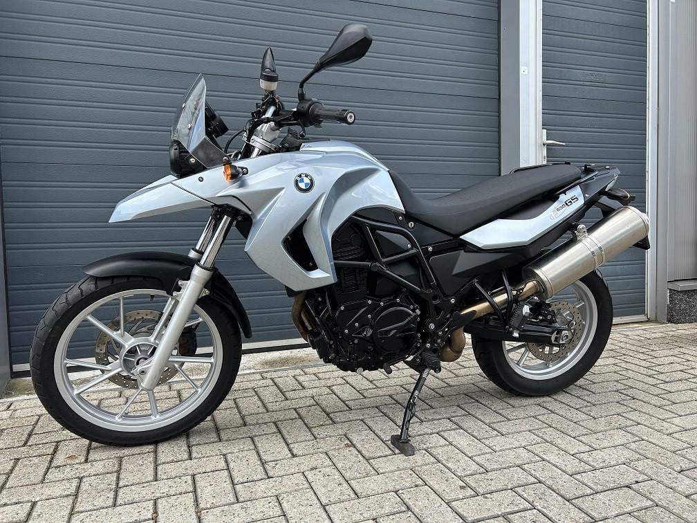 In nieuwstaat zijn de BMW F650GS uit 2008 met slechts 12809 km!! €4950,-