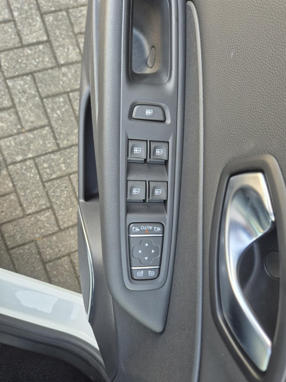 Renault Captur 1.3 tce 130 intens camera, navigatie, trekhaak, pack easy li