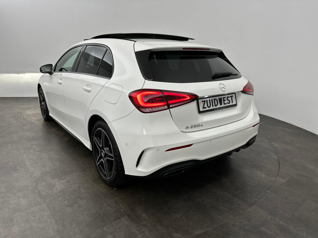 Mercedes-Benz A-Klasse 250 e amg pano sfeer camera night pakket