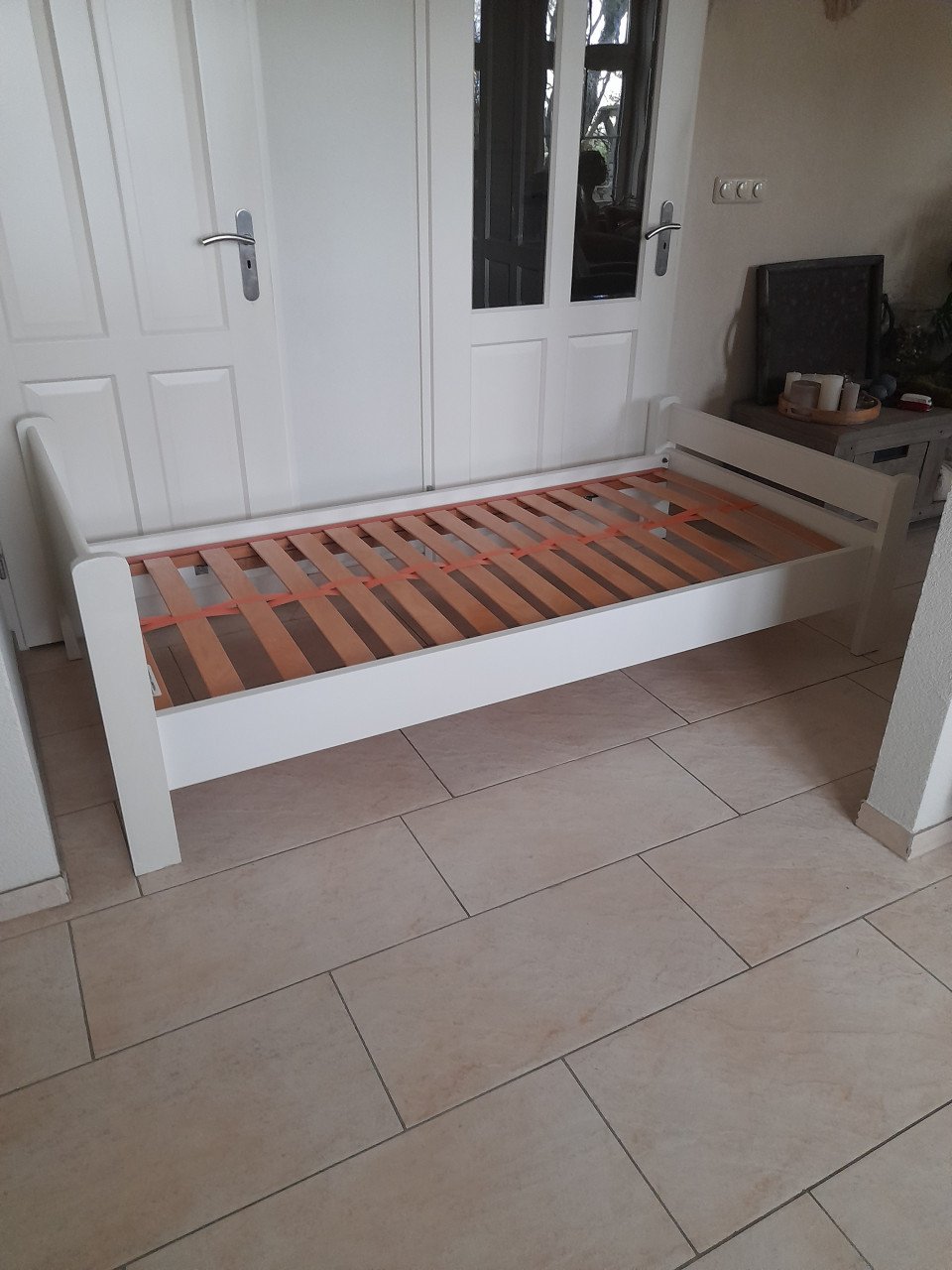 1 Persoons bed 90 x 200 (in goede staat )