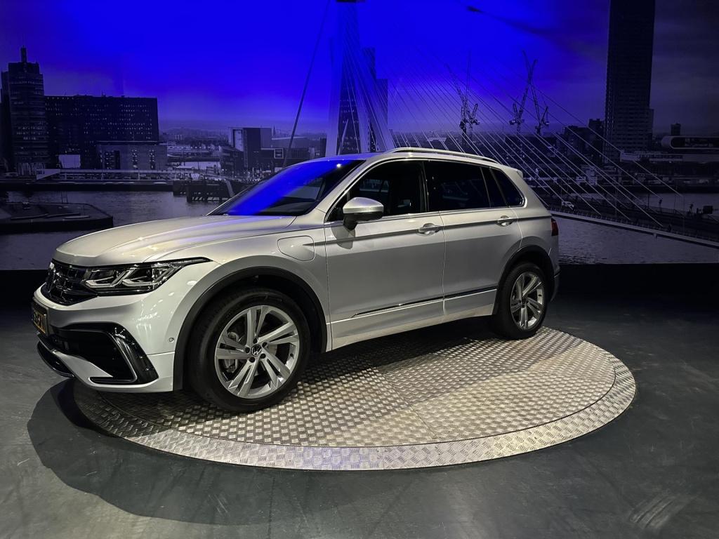 Volkswagen Tiguan 1.4 tsi ehybrid r-line business+ *pano*memory*sfeerverlic