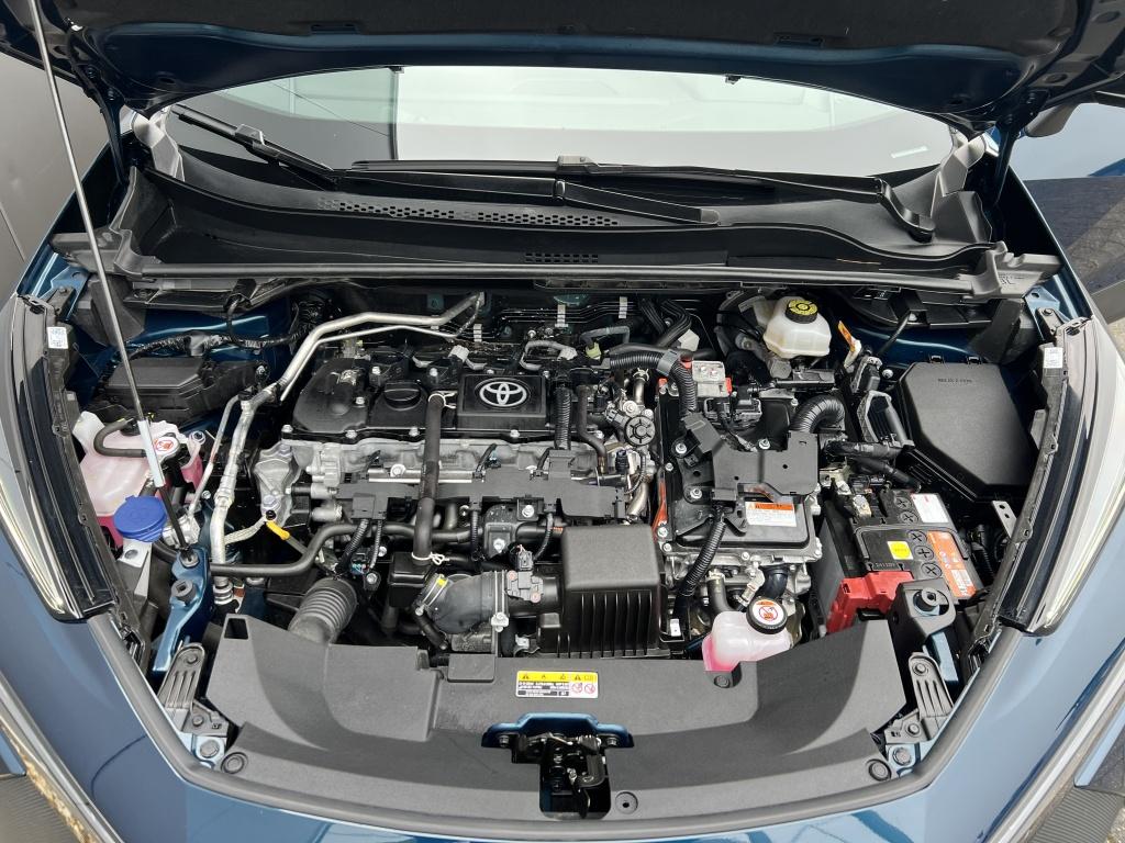 Toyota C-hr 1.8 hybrid 140 dyn