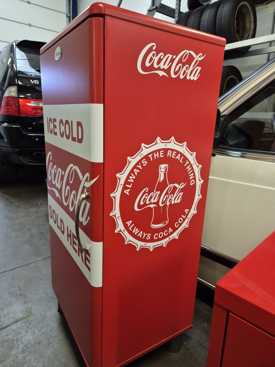 Mooie kasten gestyled in Coca Cola thema