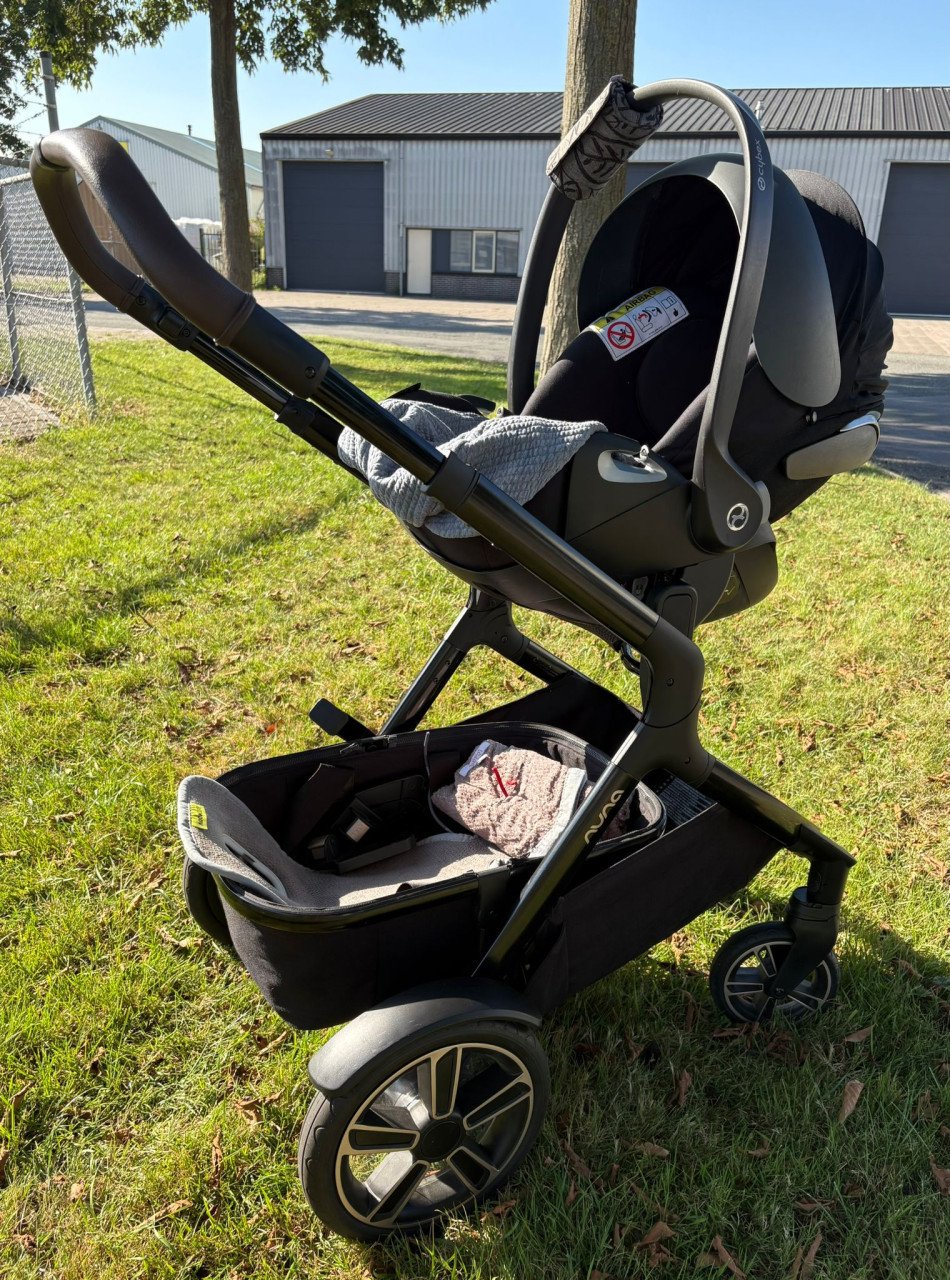 Nuna Demi Grow duo kinderwagen + Cybex Cloud Z autostoel met ligstand