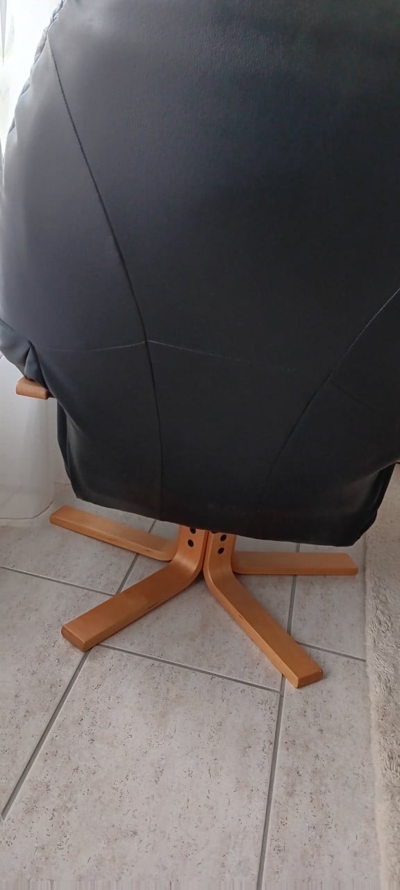 Mooie LEDEREN FAUTEUILLE / TV STOEL