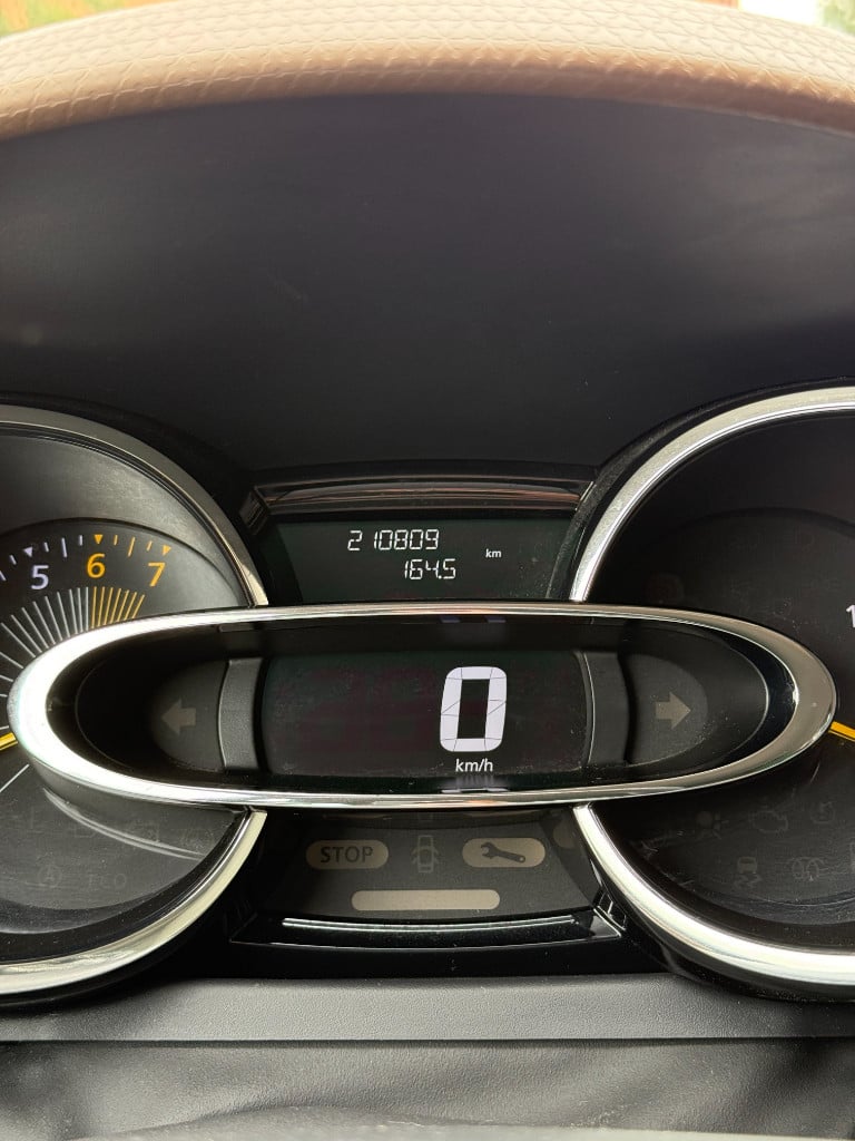Renault Clio 0.9 - sportief - full option!