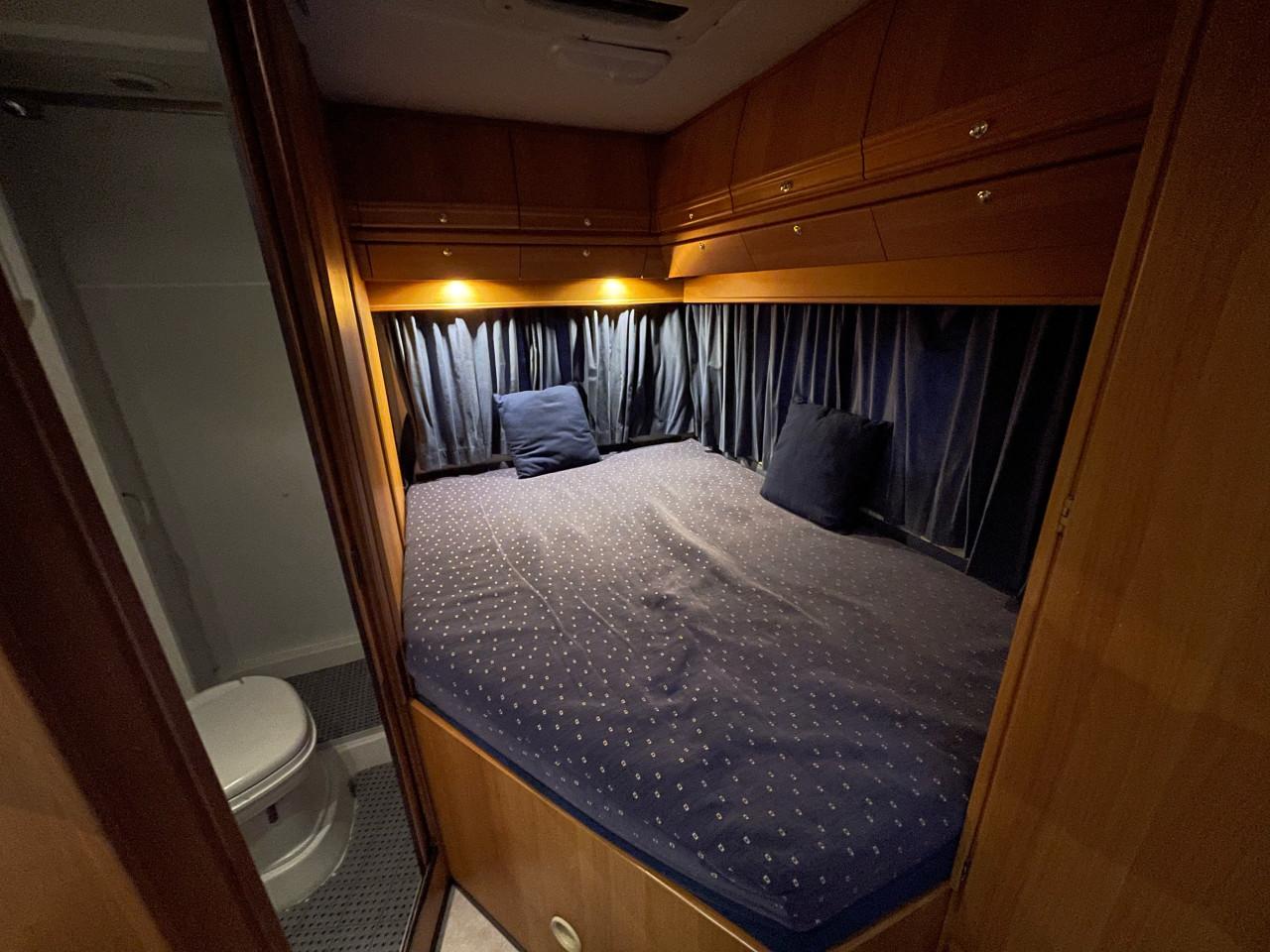 Moderne Camper dubbele airco lage km stand