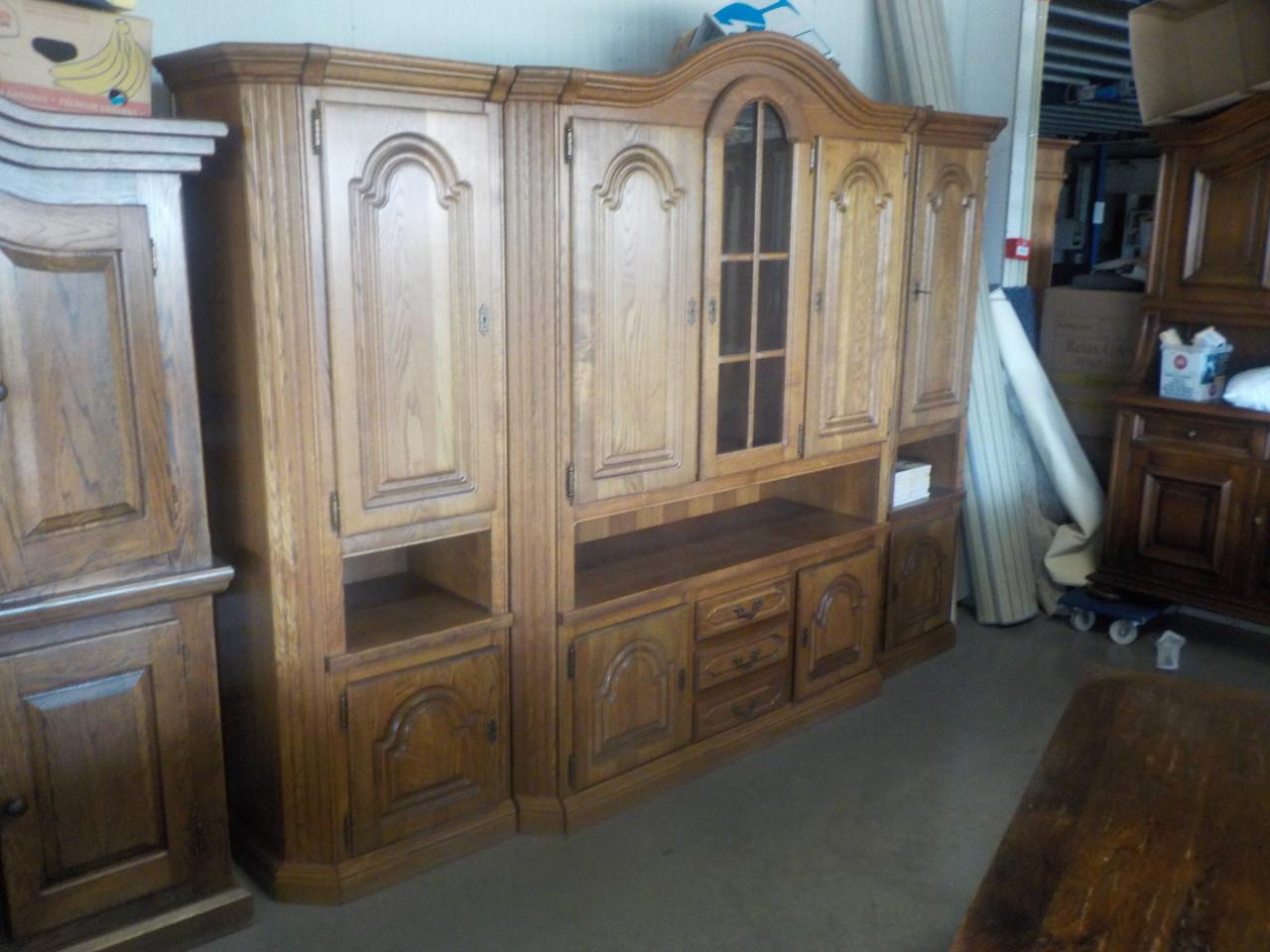 Zeer mooie kwaliteit massief eiken wandmeubel in zeer goede staat KOOPJE