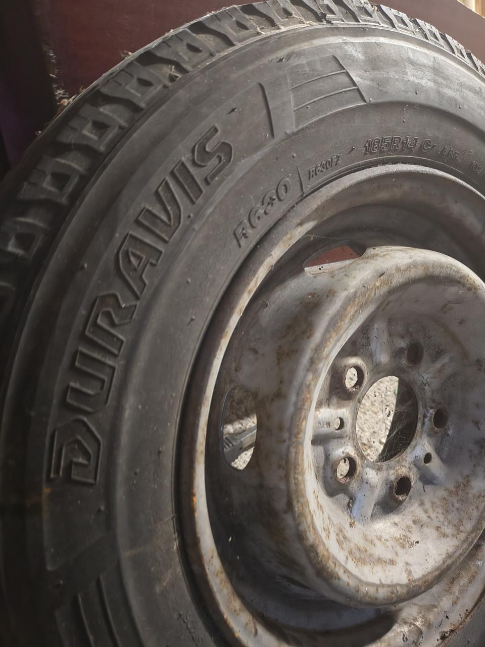 2x Bridgestone Duravis band op velg 185R14, light truck.