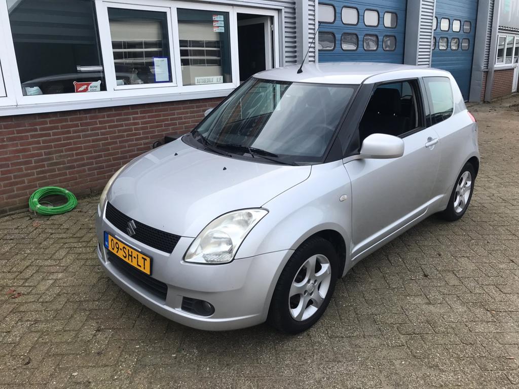 Suzuki Swift 1.3 exclusive