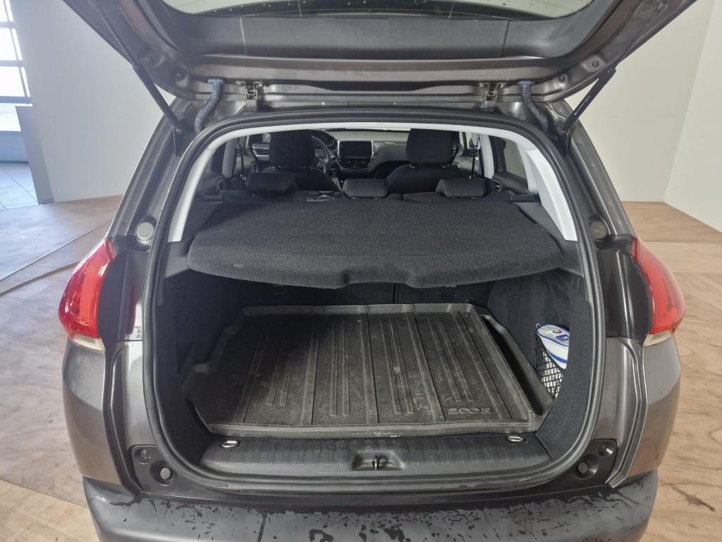 Peugeot 2008 1.2i style