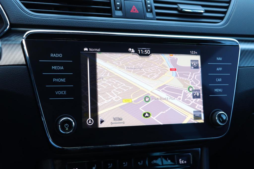 Skoda Superb combi 1.4 tsi iv sportline business 218pk dsg6 | memory | trek