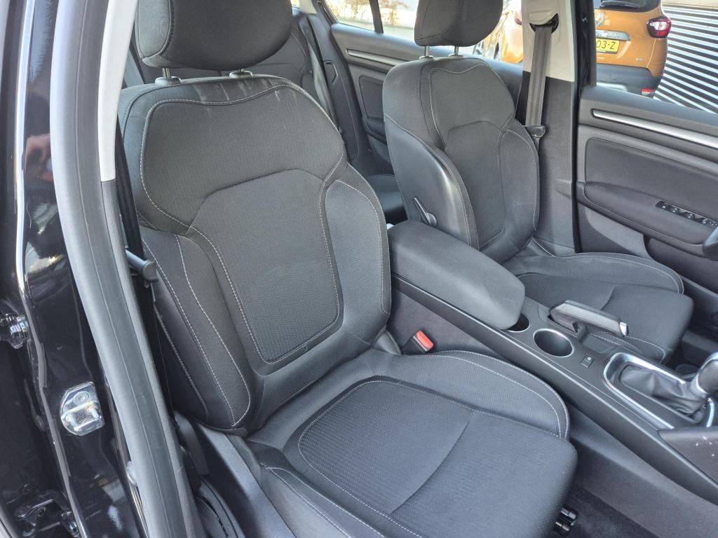 Renault Megane 1.3 tce 140 edc automaat business edt. trekhaak, all season 