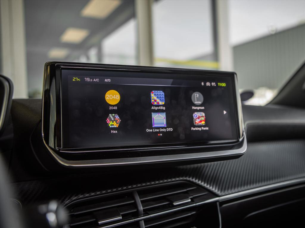 Peugeot 2008 1.2 hybrid 136pk e-dcs6 gt automaat | panoramadak | camera | n