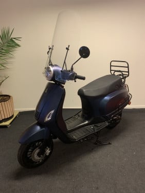 BTC RIVA MET WINDSCHERM EN VALBEUGEL NU 1149,= RIJKLAAR