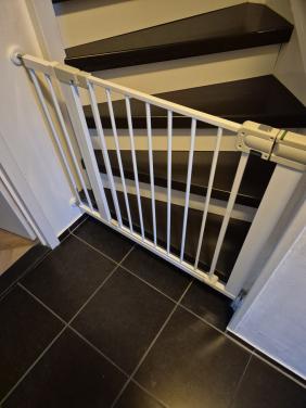 Wit staal traphekje.