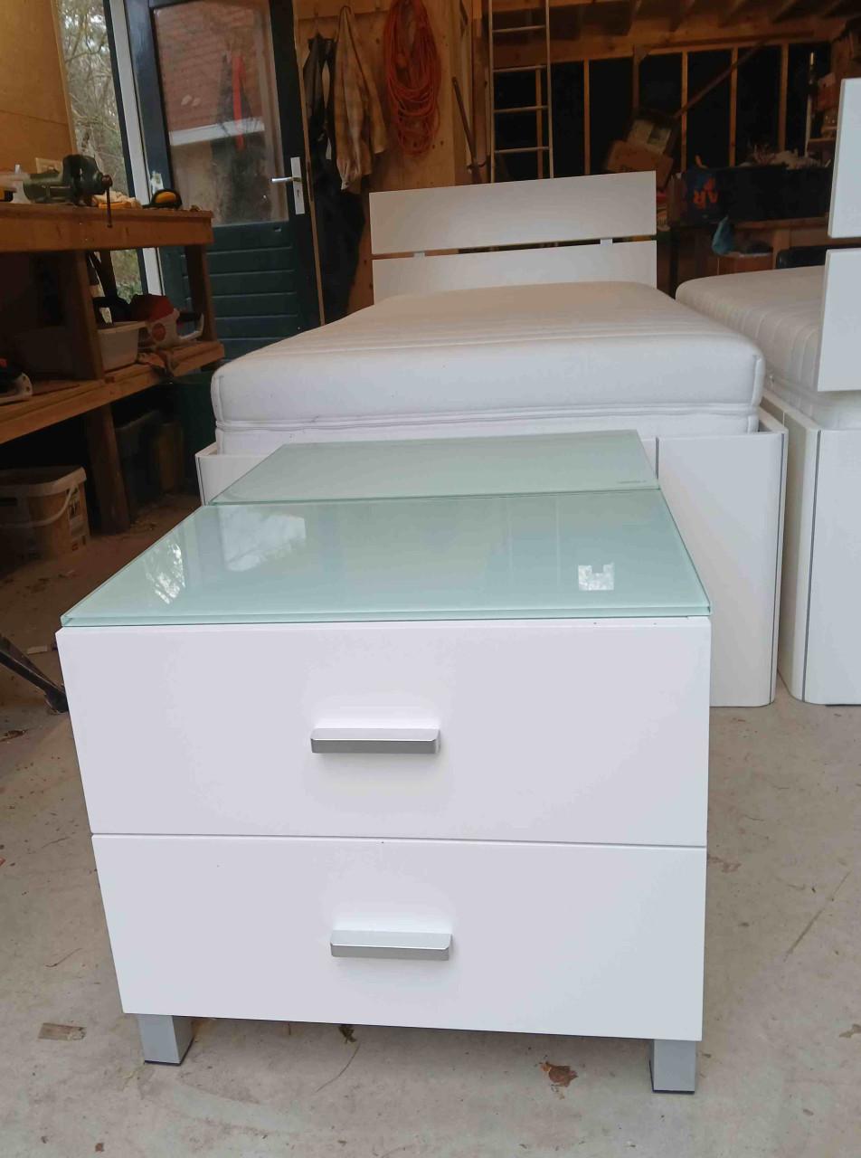 Twee mooie witte 1 persoons bedden "Bright Fresh" van Beter Bed