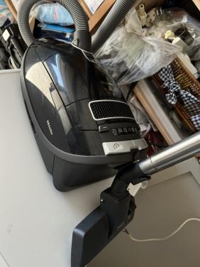 Miele S8 Black Diamond 2200W als nieuw compleet