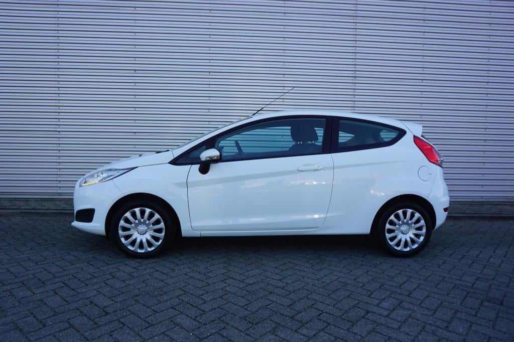 Ford Fiesta 1.0 style airco / navi / cruise / elektr. ramen / nap / apk t/m