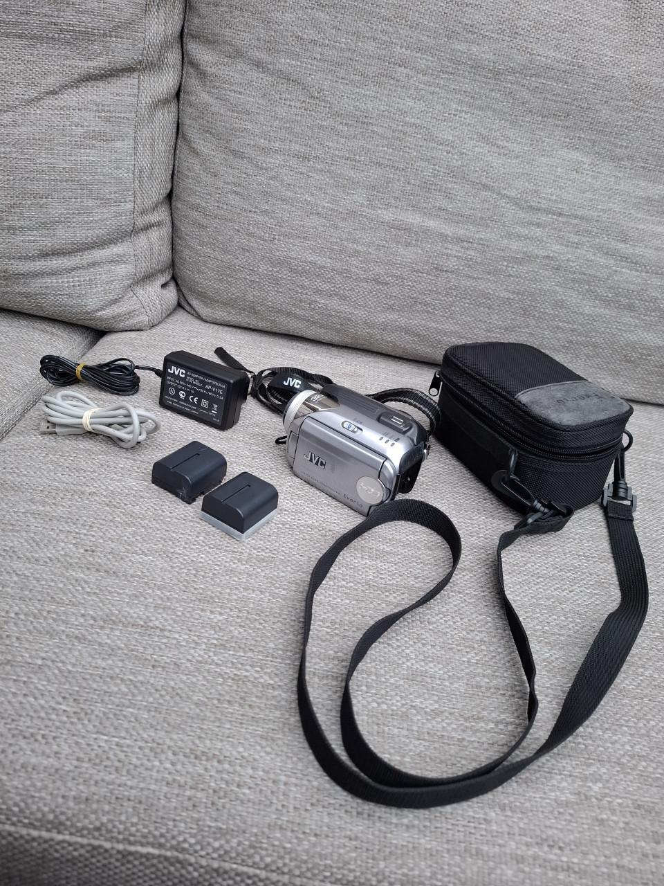 JVC Everio GZ-MG21E Hard Disk Camcorder met accessoires