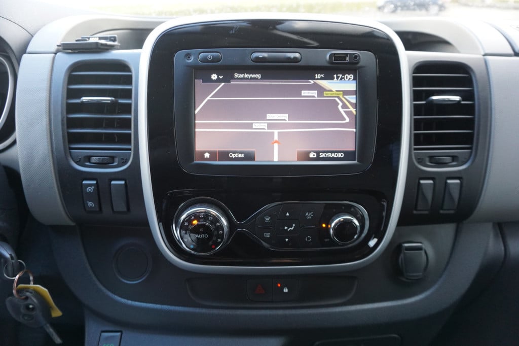 Renault Trafic 1.6 dci t29 l2h1 dc luxe airco / navi / cruise / leder / cam