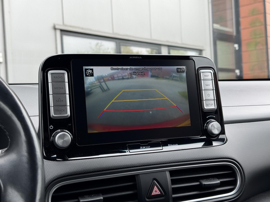 Hyundai Kona ev premium 64 kwh 3-fase lader | navigatie | stoelventilatie +