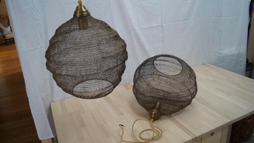 2 draad gevlochten soepele hanglampen messing kleur.