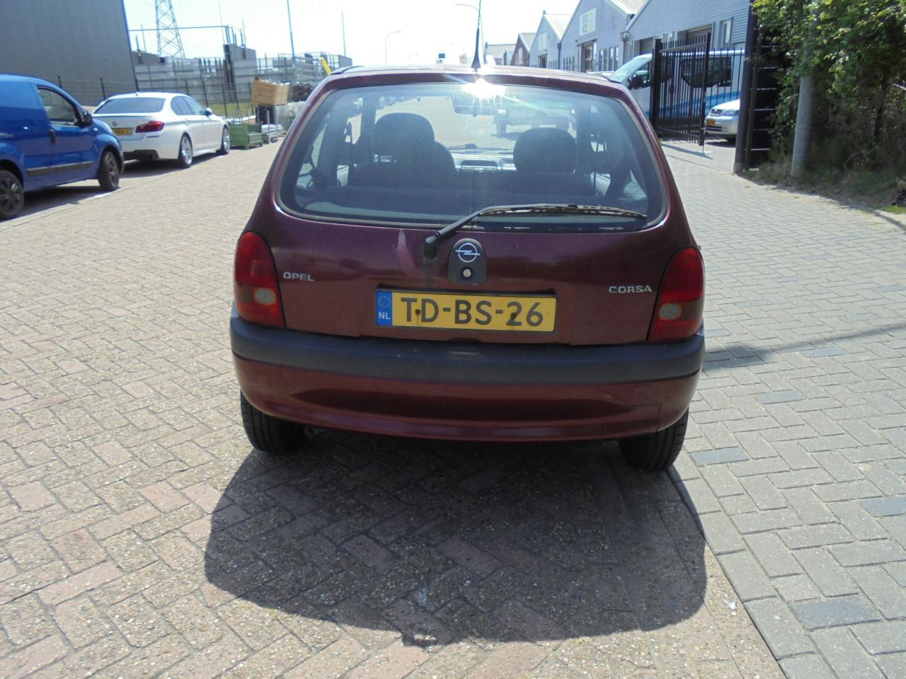 Corsa 1.4 Strada uit 1998 slechts 114.285 km met N.A.P Apk nieuw Juni 2026
