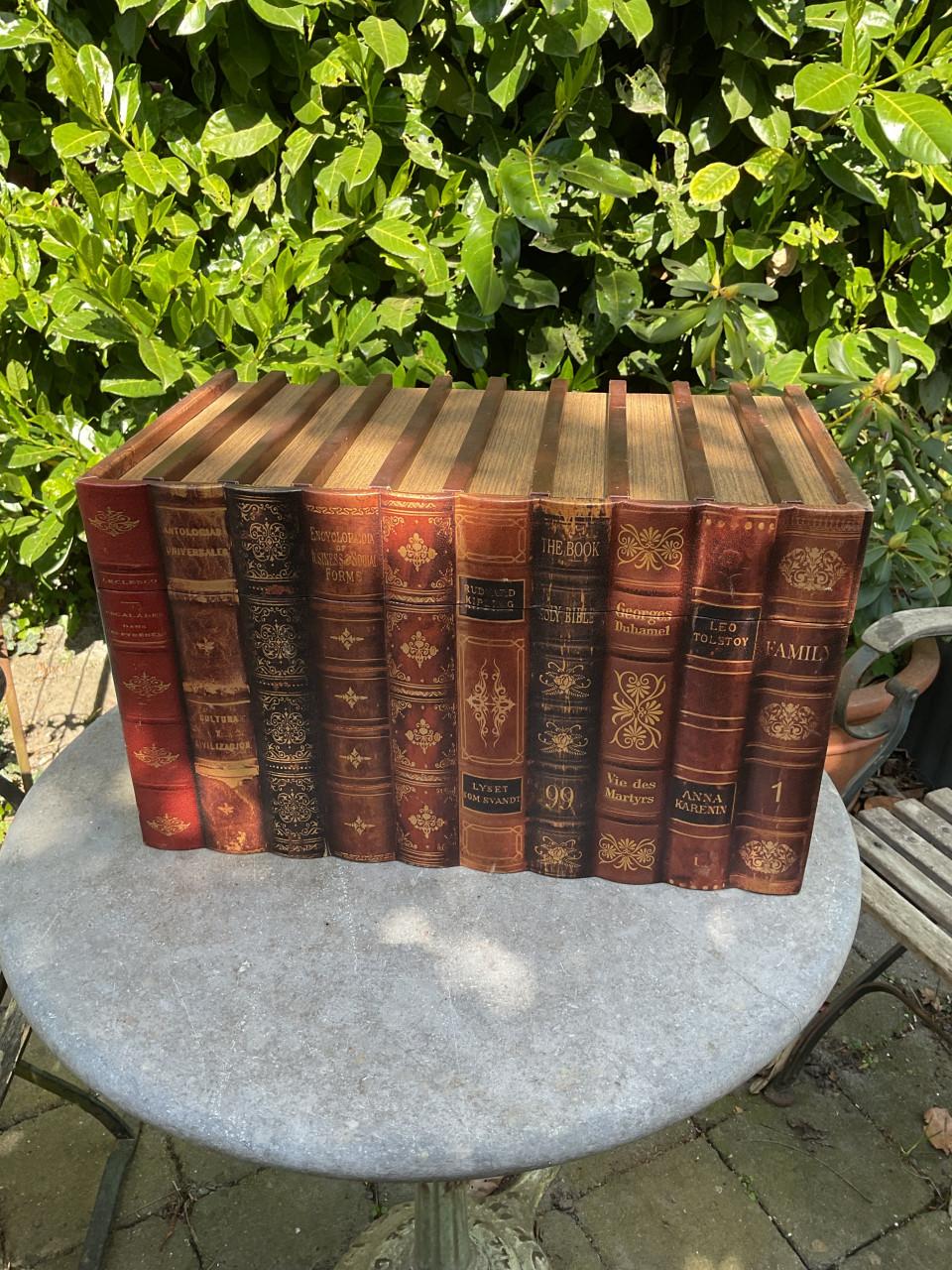 Antieke boeken opbergkist