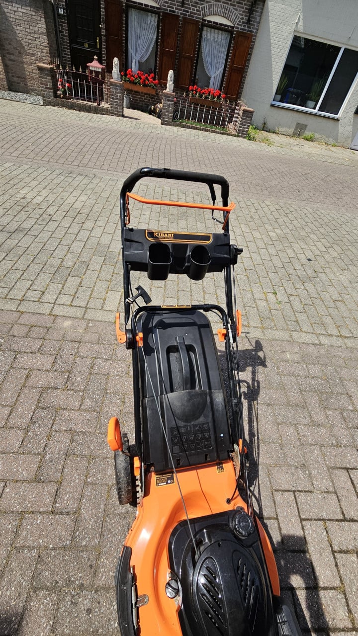 Motormaaier zelf rijdend