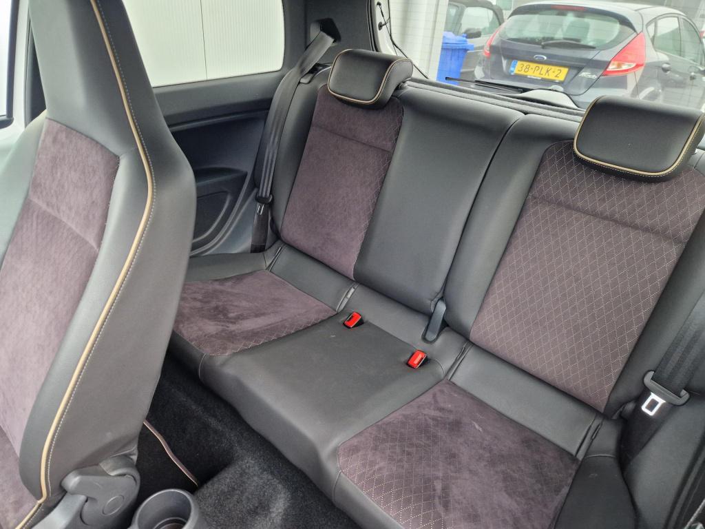 Seat Mii 1.0 mii by cosmopolitan