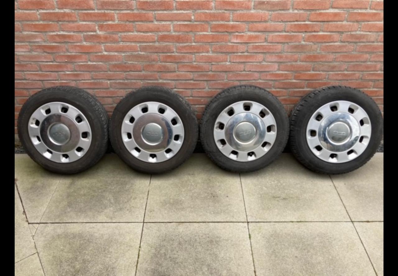 Fiat 500 banden,velgen en wieldoppen.