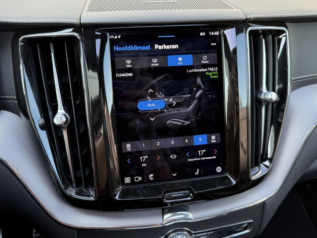 Volvo XC60 t8 455pk ultimate dark| panodak| adap.cruise| 360camera| trekhaa