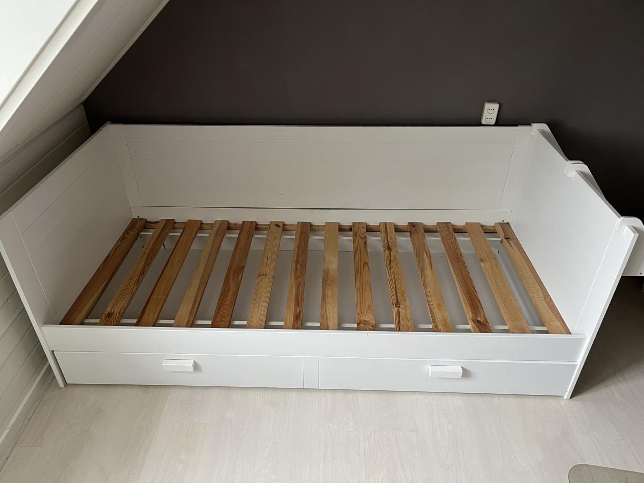 Eenpersoonsbed 200 x 90 cm