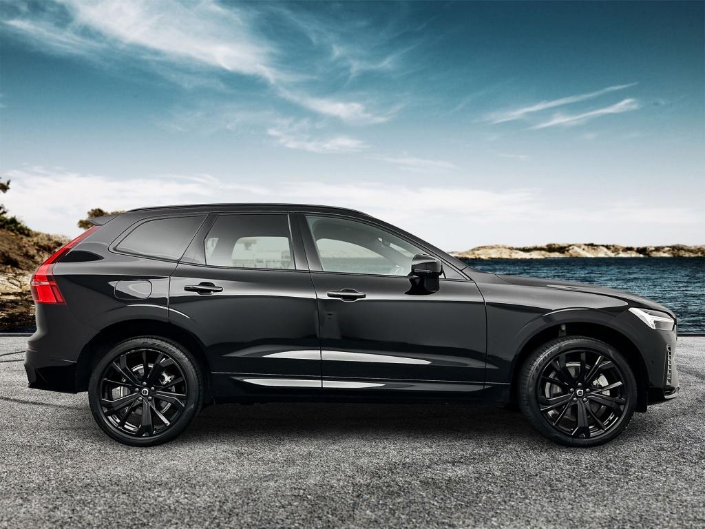 Volvo XC60 t6 398pk recharge black edition ultra| pano| luchtvering| 360 ca