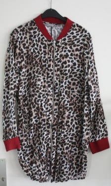 Vestje rode acenten en panterprint maat 2xl-44