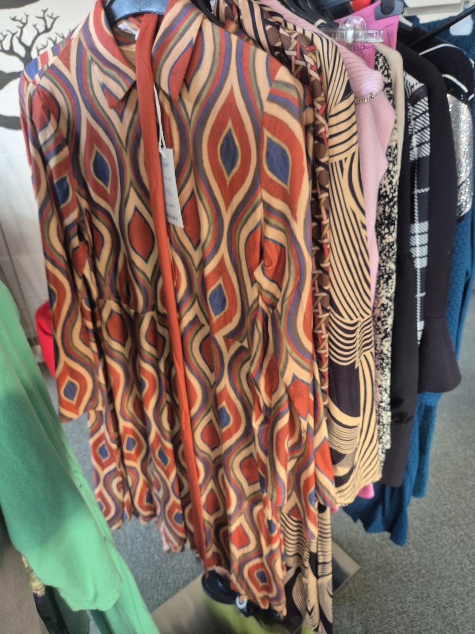 Partij nieuwe dameskleding